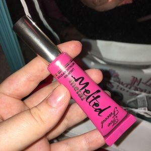 Liquid lipstick